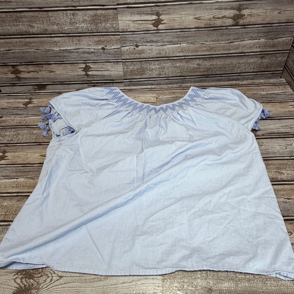 Vineyard Vines Women's Light Blue Smocked Tassel Top Size Small